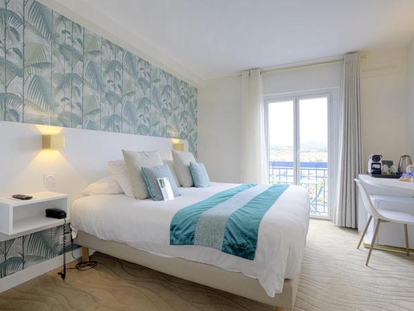 Hotel Le Relais Saint-Jacques : photo 2 de la chambre chambre lit king-size avec balcon