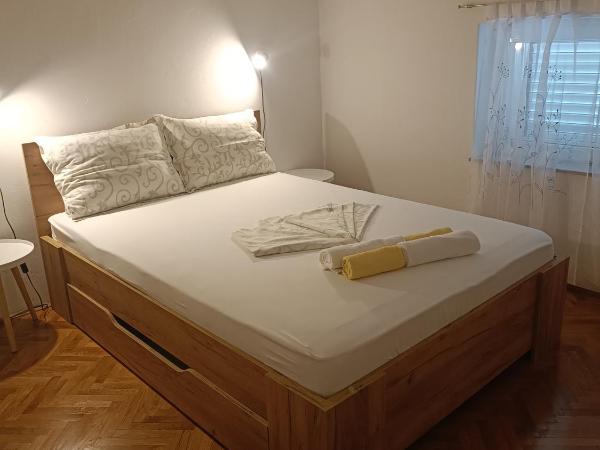 Rooms & Apartments Linda & Mario : photo 8 de la chambre appartement 2 chambres avec balcon et vue sur la mer