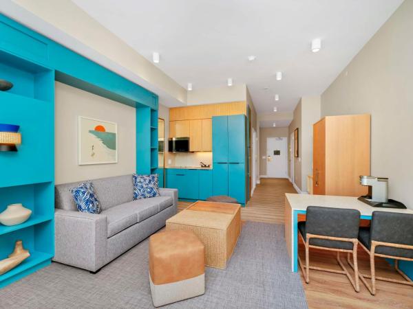 Embassy Suites By Hilton Orlando Sunset Walk : photo 1 de la chambre one-bedroom queen studio suite