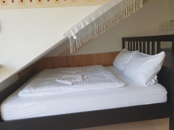 CityPark Aparthotel : photo 4 de la chambre chambre lit queen-size avec balcon