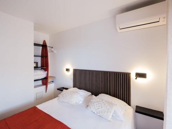 Anglade Hotel : photo 1 de la chambre chambre double - vue partielle sur mer.