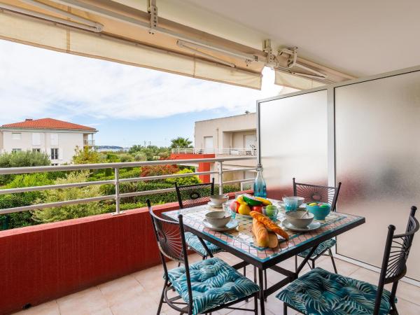 Juan Flore II AP4408 By Riviera Holiday Homes : photo 5 de la chambre appartement