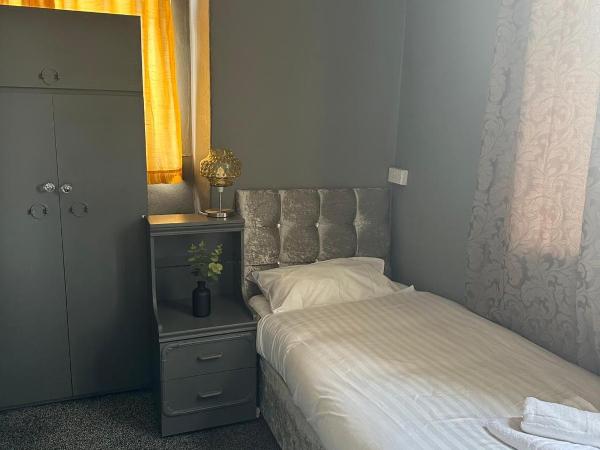 Manchester Stay Hotel - Free Parking : photo 2 de la chambre chambre simple avec salle de bains externe