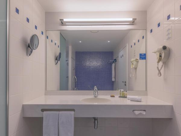 Hilton Geneva Hotel and Conference Centre : photo 5 de la chambre suite junior