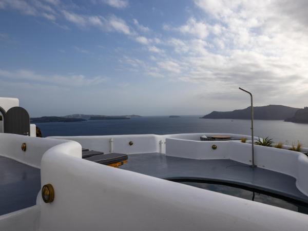 IKIES Santorini : photo 10 de la chambre maison the fisherman - vue sur caldera