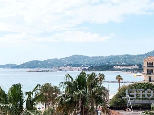 Anglade Hotel : photo 7 de la chambre chambre double - vue partielle sur mer.