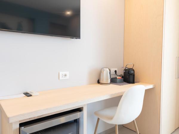 Antares Rooms and Suites : photo 5 de la chambre chambre double avec balcon - vue sur mer