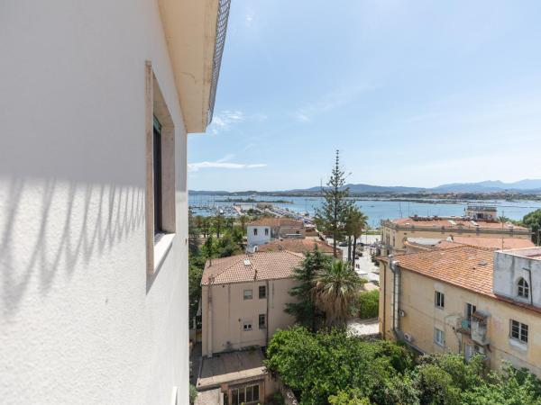 Antares Rooms and Suites : photo 7 de la chambre chambre double avec balcon - vue sur mer