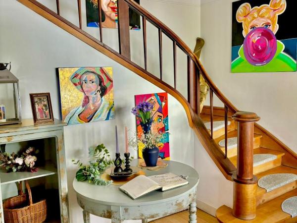 Rue Des Glacis Limpertsberg : photo 9 de la chambre chambre double avec salle de bains commune