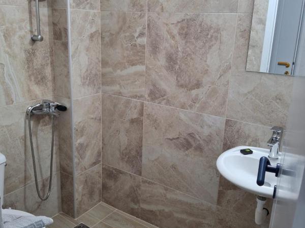 Simple Hotel Hersonissos Sun : photo 4 de la chambre chambre quadruple avec balcon