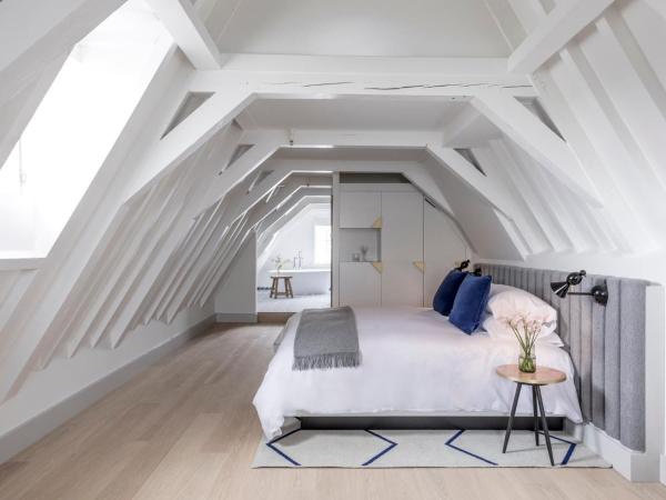 Kimpton De Witt Amsterdam, an IHG Hotel : photo 3 de la chambre suite lit king-size - vue sur ville