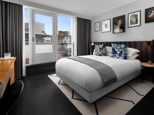 Kimpton De Witt Amsterdam, an IHG Hotel : photo 3 de la chambre chambre lit queen-size essentielle avec balcon