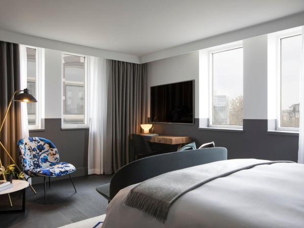 Kimpton De Witt Amsterdam, an IHG Hotel : photo 9 de la chambre chambre lit king-size premium - vue sur rue