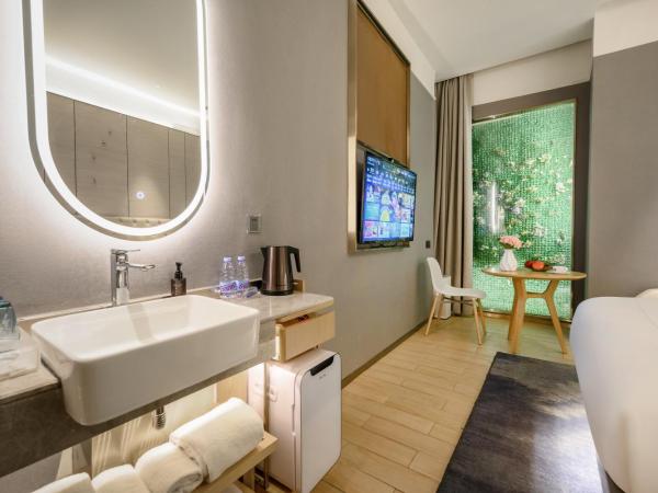 Lux Cabins Hotel Shenzhen : photo 5 de la chambre chambre lit king-size classique