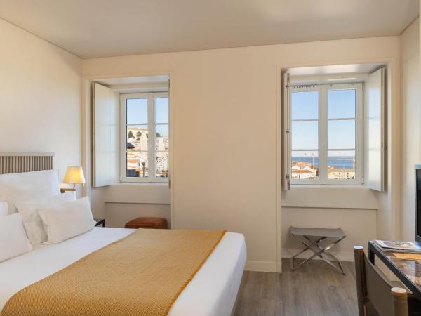 Memmo Alfama - Design Hotels : photo 1 de la chambre chambre double ou lits jumeaux - vue sur rivière ou ville