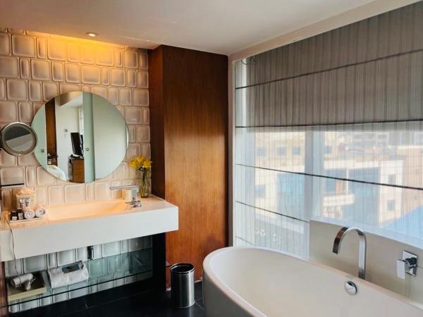 The Park Hyderabad, Banjara Hills near Hussain Sagar Lake : photo 9 de la chambre luxury double or twin room with 10% discount on food and soft beverages