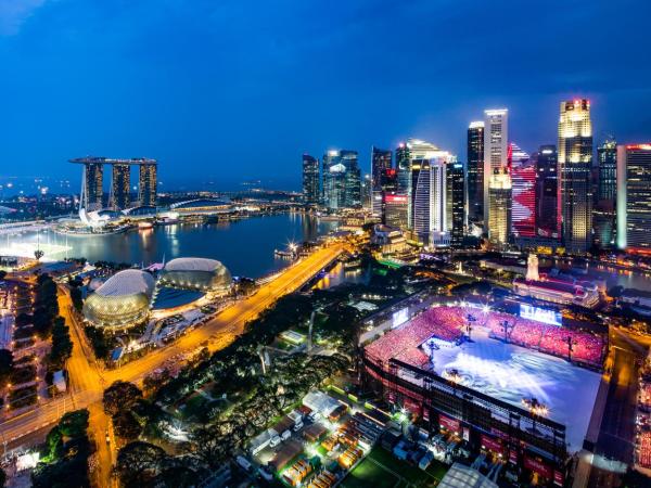 Swissotel The Stamford Singapore : photo 5 de la chambre premier, 1 king, balcony, city view