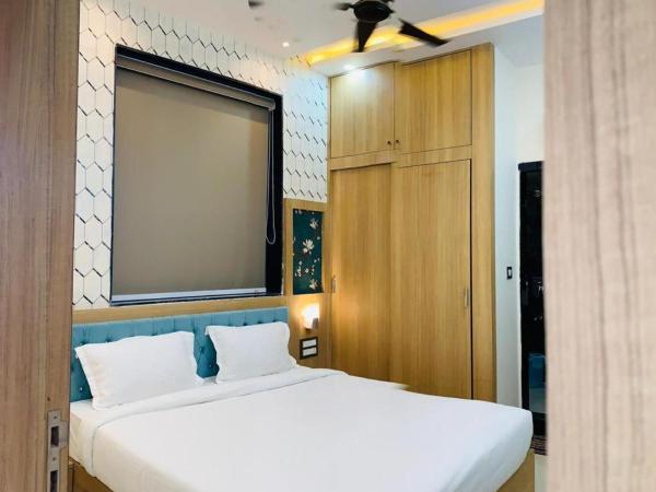 Hotel Abhinandan Palace : photo 2 de la chambre chambre deluxe