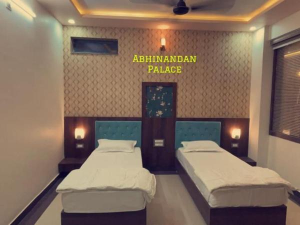 Hotel Abhinandan Palace : photo 3 de la chambre chambre deluxe