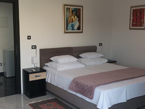 VILLA JANE INN : photo 5 de la chambre chambre double ou lits jumeaux deluxe - vue sur piscine