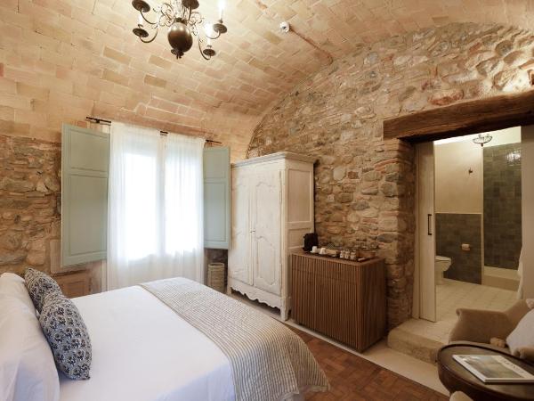 Castell de Vallgornera : photo 2 de la chambre chambre double avec terrasse