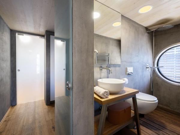 Hausboat Holešovice : photo 7 de la chambre mobile home