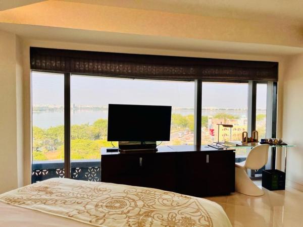 The Park Hyderabad, Banjara Hills near Hussain Sagar Lake : photo 8 de la chambre panaromic suite with 20% discount on food and soft beverages, spa & laundry, complimentary 2 pints of beer once during stay and lake check out till 3pm