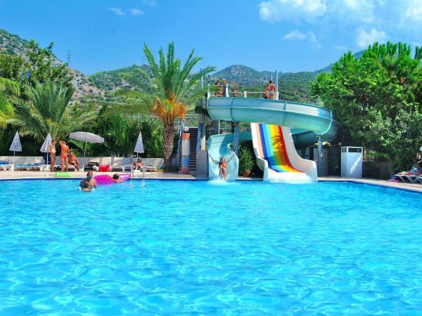 Club Mirabell Hotel All İnclusive : photo 4 de la chambre chambre triple standard