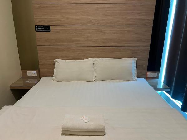 Gebeng Industrial Park Budget Hotel : photo 3 de la chambre chambre lit king-size deluxe