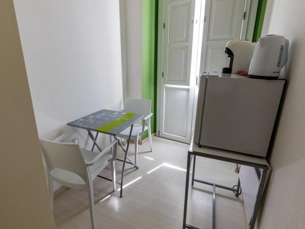 Onlyrooms II - Old Town & Typical Food : photo 8 de la chambre chambre double avec salle de bains privative