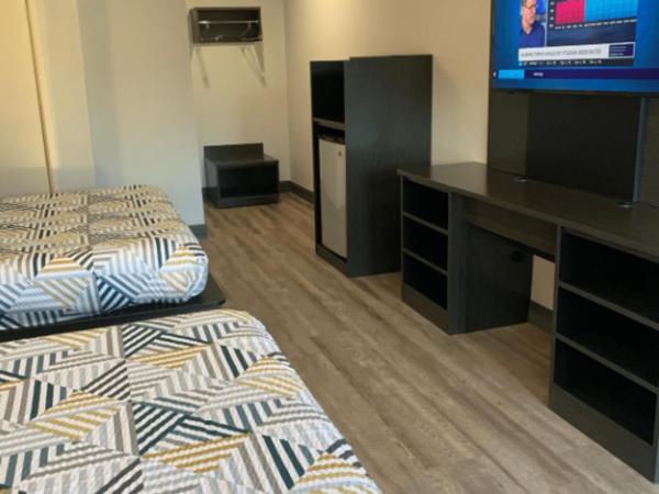 Motel 6 San Diego, CA Airport Harbor : photo 4 de la chambre chambre lit queen-size - fumeurs