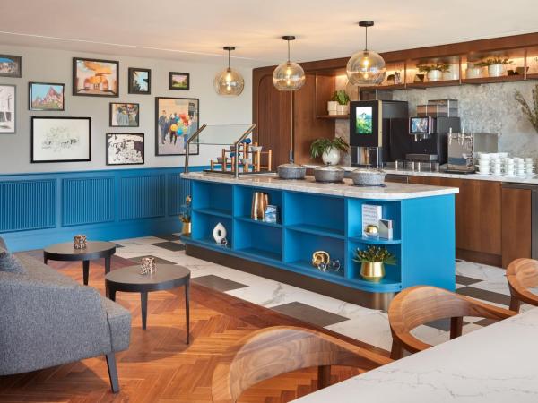 Sheraton Centre Toronto Hotel : photo 7 de la chambre chambre lit queen-size premium avec accès au salon club