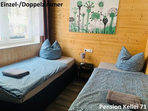 Pension Kellei 71 : photo 5 de la chambre chambre double avec salle de bains privative