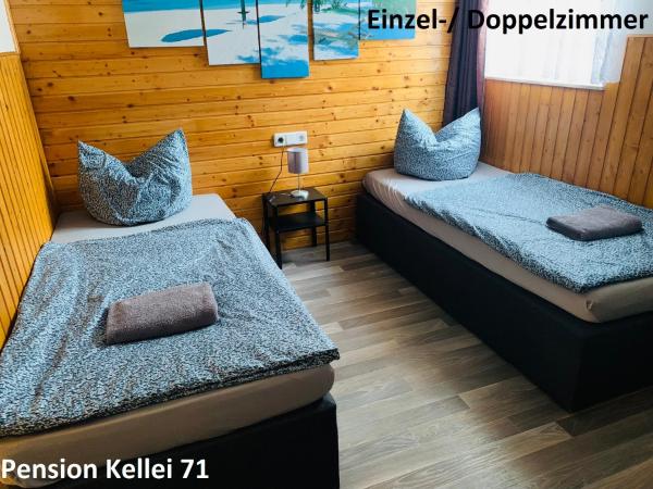 Pension Kellei 71 : photo 4 de la chambre chambre double avec salle de bains privative