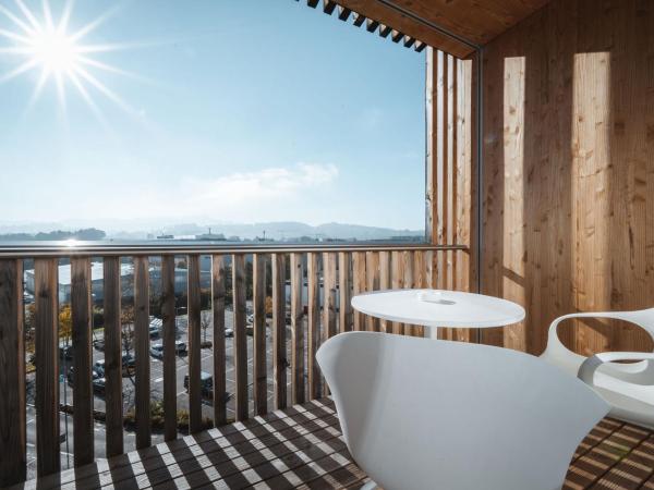 Hotel Säntispark : photo 3 de la chambre chambre familiale avec balcon