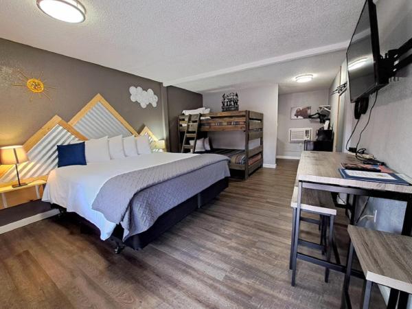 Buffalo Lodge Bicycle Resort - Amazing access to local trails & the Garden : photo 4 de la chambre chambre familiale