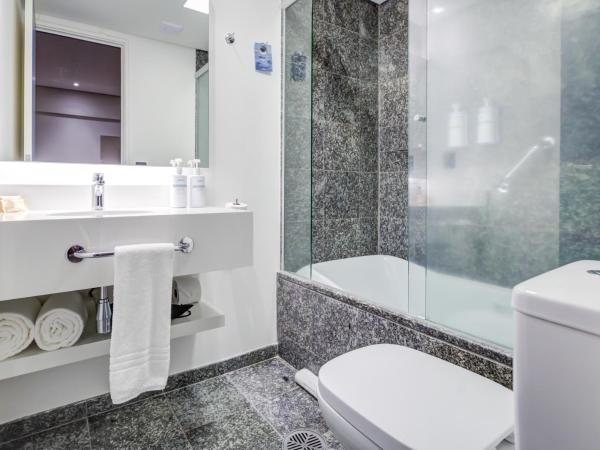 Radisson São Paulo Paulista : photo 5 de la chambre premier room with king size bed and bath