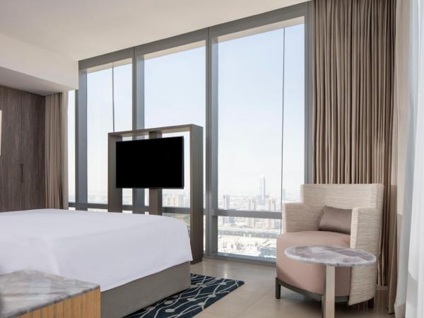 The First Collection at Jumeirah Village Circle, a Tribute Portfolio Hotel : photo 3 de la chambre horizon suite with nest club lounge and soluna beach club access