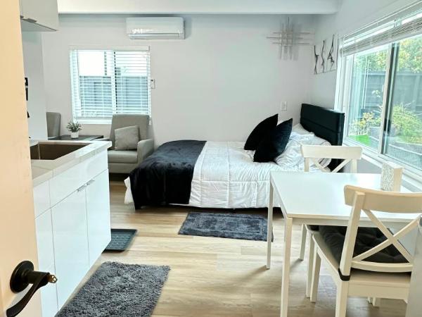 Modern Cozy Studio in Culver City : photo 5 de la chambre chambre double