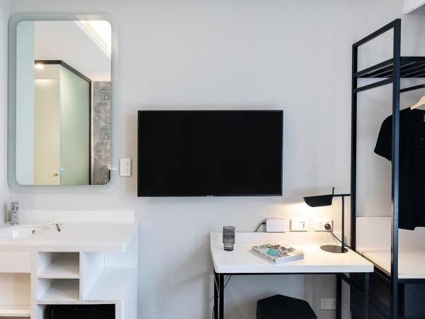 Kith Hotel Darling Harbour : photo 4 de la chambre petit hébergement lit queen-size
