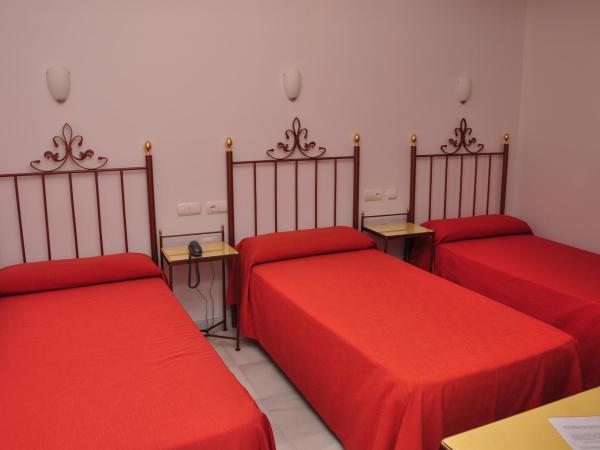 Don Paula : photo 8 de la chambre chambre double ou lits jumeaux avec lit d'appoint