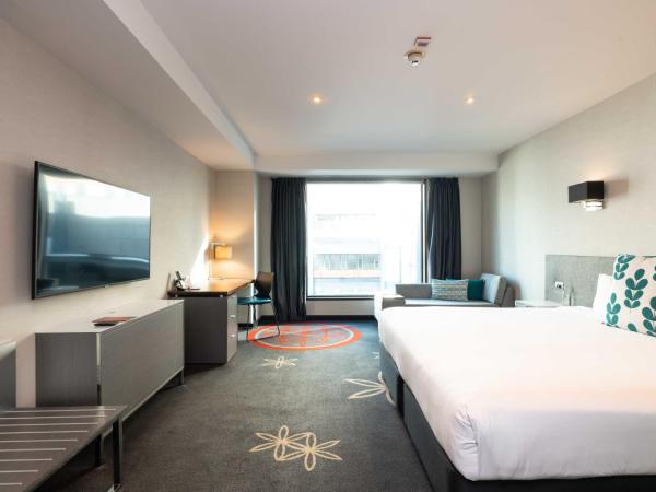 SkyCity Hotel Auckland : photo 3 de la chambre chambre lit king-size pour personnes à mobilité réduite