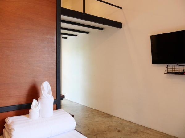 Book a Bed Poshtel - SHA Plus : photo 5 de la chambre chambre familiale avec salle de bains privative