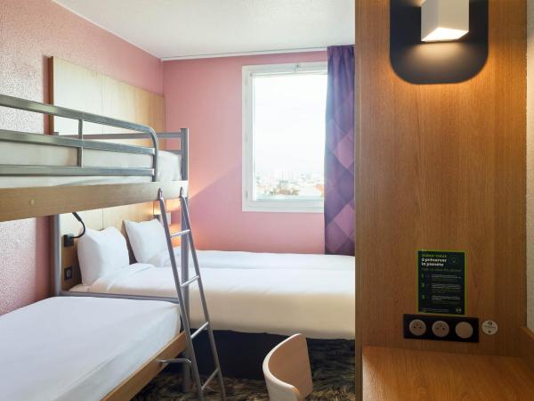 B&B HOTEL Paris Porte de la Villette : photo 4 de la chambre chambre quadruple - non-fumeurs