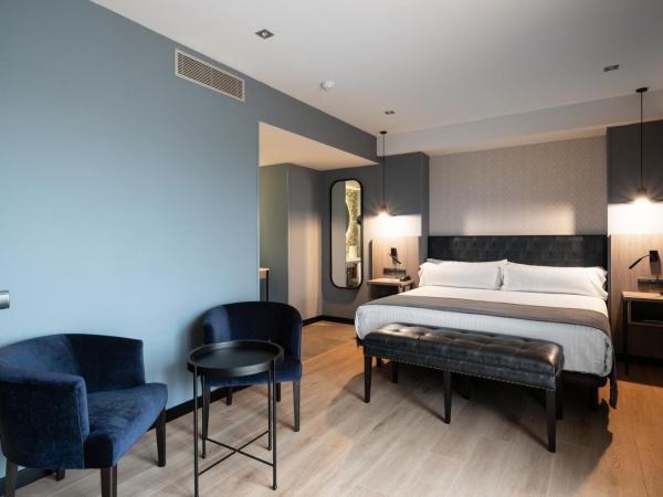 Catalonia Atenas : photo 6 de la chambre chambre double ou lits jumeaux avec terrasse et accès au spa