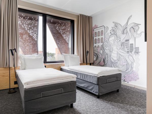 Heymo 1 by Sokos Hotels : photo 1 de la chambre chambre lits jumeaux pour personnes à mobilité réduite