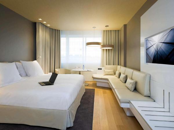 Pullman Brussels Centre Midi : photo 1 de la chambre chambre lit king-size deluxe - vue sur ville