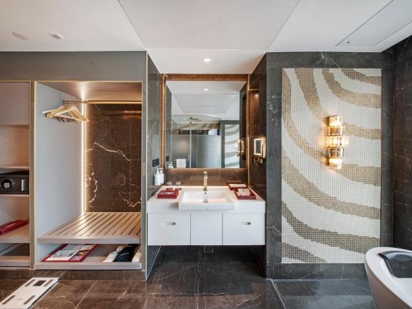 Radisson Blu Hotel & Suites GRT Chennai : photo 7 de la chambre junior suite with airport transfers and club lounge access