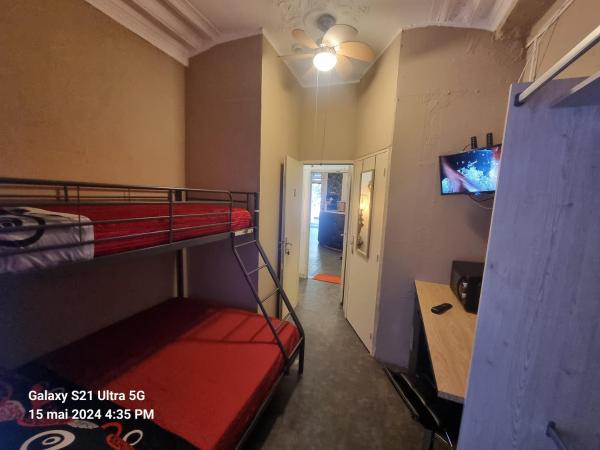 Hôtel des allées : photo 1 de la chambre chambre familiale standard