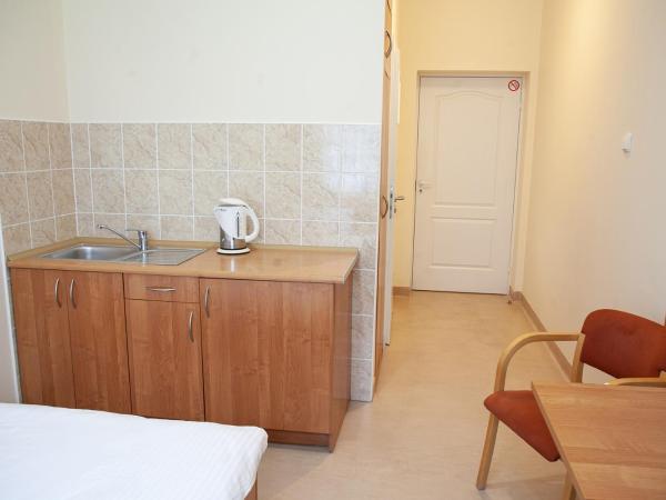 Dom Pracy Twórczej Politechniki Morskiej w Szczecinie : photo 3 de la chambre chambre lit king-size deluxe